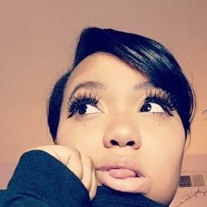 Meet your Posher, Dionne